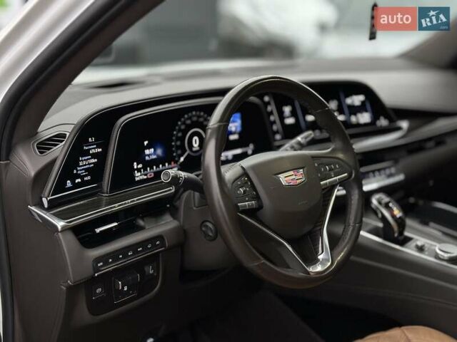Каділак Ескалейд 2021 у Чернівцях на Automoto.ua Білий Каділак Ескалейд, об'ємом двигуна 6.16 л та пробігом 54 тис. км за 115000 $, фото 44 на Automoto.ua