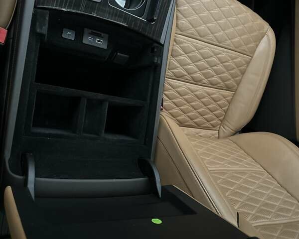 Каділак Ескалейд 2021 у Чернівцях на Automoto.ua Білий Каділак Ескалейд, об'ємом двигуна 6.16 л та пробігом 54 тис. км за 115000 $, фото 57 на Automoto.ua