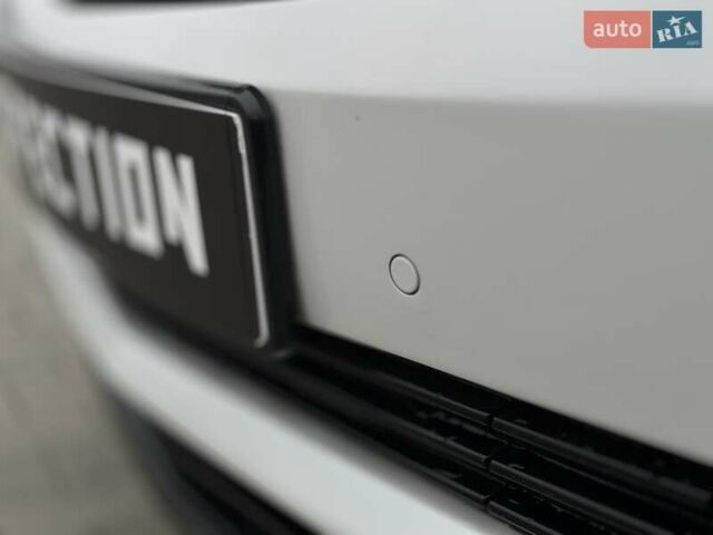 Каділак Ескалейд 2021 у Чернівцях на Automoto.ua Білий Каділак Ескалейд, об'ємом двигуна 6.16 л та пробігом 54 тис. км за 115000 $, фото 7 на Automoto.ua