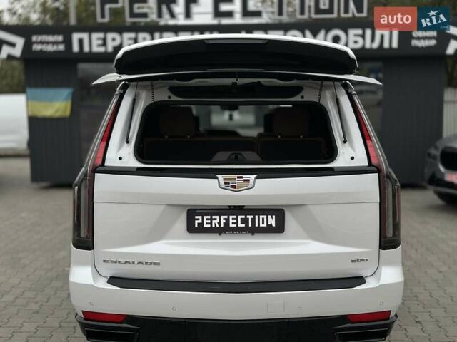 Каділак Ескалейд 2021 у Чернівцях на Automoto.ua Білий Каділак Ескалейд, об'ємом двигуна 6.16 л та пробігом 54 тис. км за 115000 $, фото 25 на Automoto.ua