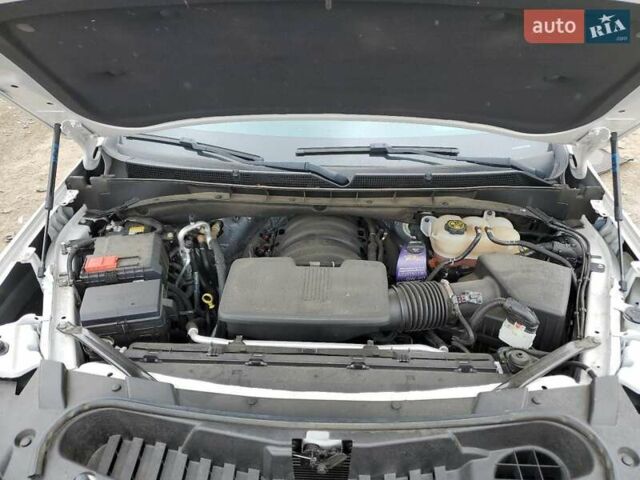 Білий Каділак Ескалейд, об'ємом двигуна 3 л та пробігом 45 тис. км за 20000 $, фото 11 на Automoto.ua