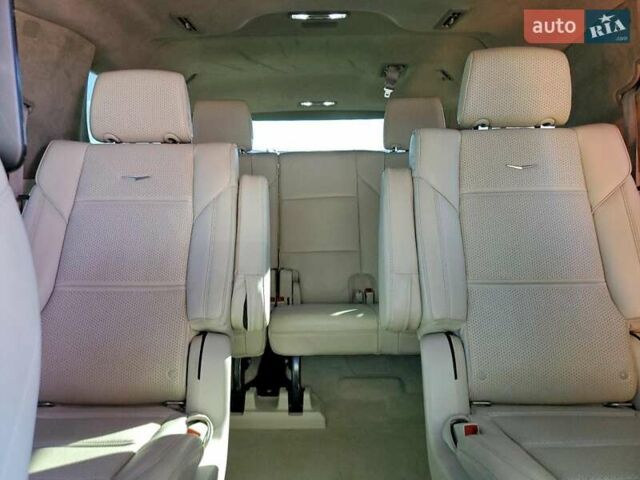 Белый Кадиллак Эскалейд, объемом двигателя 3 л и пробегом 42 тыс. км за 30000 $, фото 9 на Automoto.ua