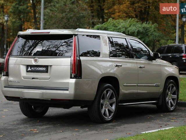 Кадиллак Эскалейд 2014 в Харькове на Automoto.ua Бежевый Кадиллак Эскалейд, объемом двигателя 6.2 л и пробегом 101 тыс. км за 31500 $, фото 5 на Automoto.ua