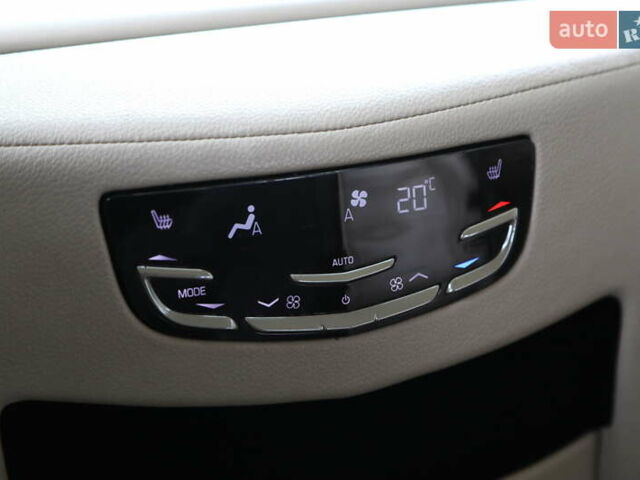 Кадиллак Эскалейд 2014 в Харькове на Automoto.ua Бежевый Кадиллак Эскалейд, объемом двигателя 6.2 л и пробегом 101 тыс. км за 31500 $, фото 19 на Automoto.ua