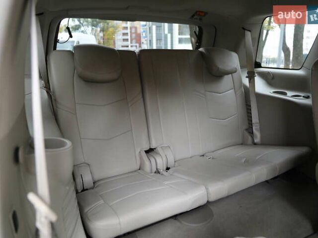 Кадиллак Эскалейд 2014 в Харькове на Automoto.ua Бежевый Кадиллак Эскалейд, объемом двигателя 6.2 л и пробегом 101 тыс. км за 31500 $, фото 9 на Automoto.ua