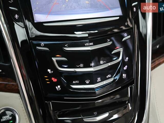 Кадиллак Эскалейд 2014 в Харькове на Automoto.ua Бежевый Кадиллак Эскалейд, объемом двигателя 6.2 л и пробегом 101 тыс. км за 31500 $, фото 18 на Automoto.ua