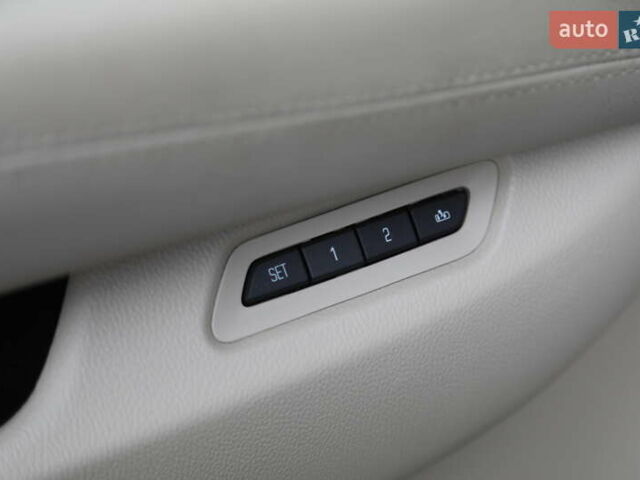 Кадиллак Эскалейд 2014 в Харькове на Automoto.ua Бежевый Кадиллак Эскалейд, объемом двигателя 6.2 л и пробегом 101 тыс. км за 31500 $, фото 21 на Automoto.ua