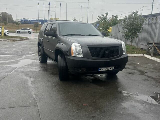 Черный Кадиллак Эскалейд, объемом двигателя 6.2 л и пробегом 205 тыс. км за 12500 $, фото 14 на Automoto.ua