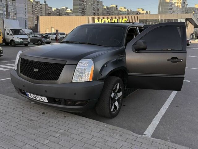 Черный Кадиллак Эскалейд, объемом двигателя 6.2 л и пробегом 205 тыс. км за 12500 $, фото 7 на Automoto.ua