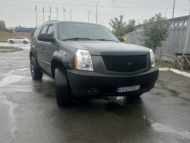 Черный Кадиллак Эскалейд, объемом двигателя 6.2 л и пробегом 205 тыс. км за 12500 $, фото 13 на Automoto.ua