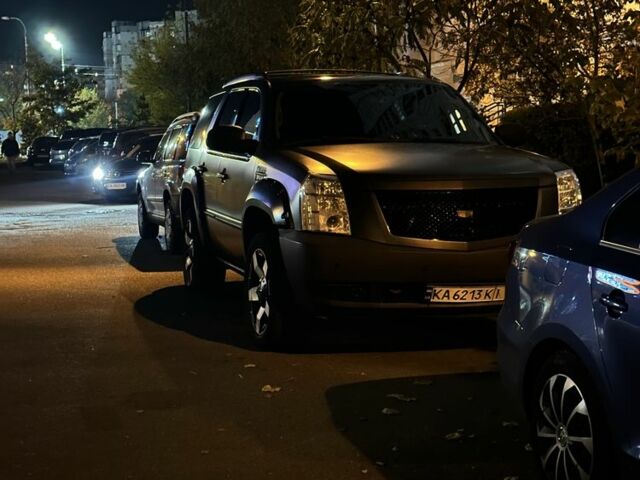 Черный Кадиллак Эскалейд, объемом двигателя 6.2 л и пробегом 205 тыс. км за 12500 $, фото 3 на Automoto.ua