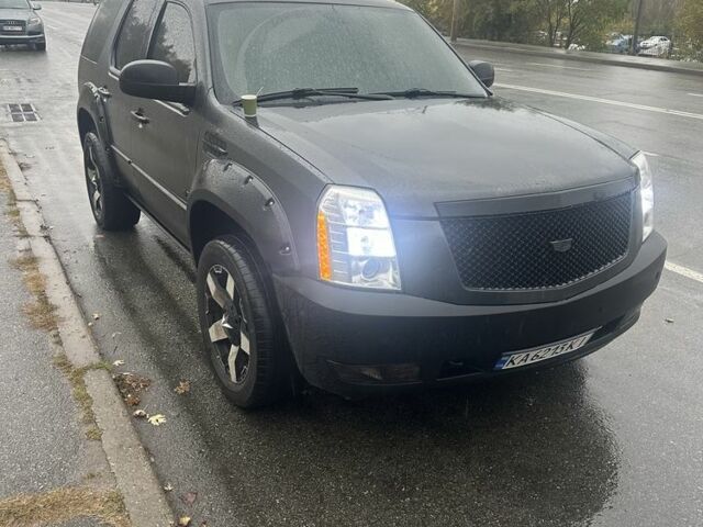 Черный Кадиллак Эскалейд, объемом двигателя 6.2 л и пробегом 205 тыс. км за 12500 $, фото 11 на Automoto.ua