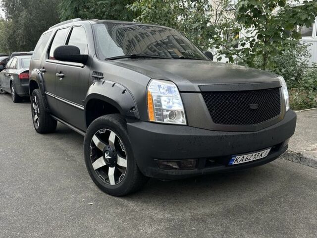 Черный Кадиллак Эскалейд, объемом двигателя 6.2 л и пробегом 205 тыс. км за 12500 $, фото 15 на Automoto.ua