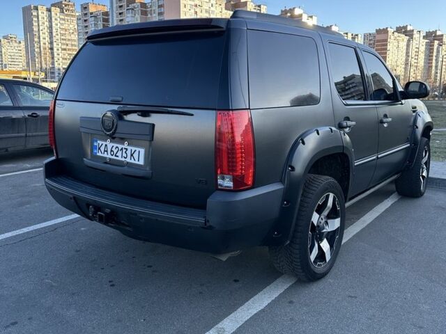 Черный Кадиллак Эскалейд, объемом двигателя 6.2 л и пробегом 205 тыс. км за 12500 $, фото 9 на Automoto.ua