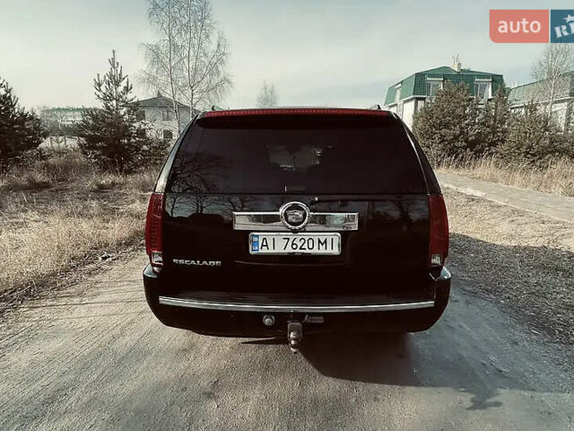 Черный Кадиллак Эскалейд, объемом двигателя 6.2 л и пробегом 222 тыс. км за 17777 $, фото 3 на Automoto.ua