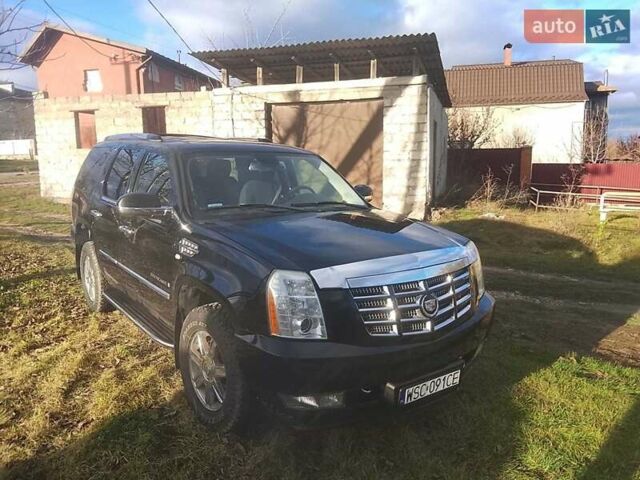 Черный Кадиллак Эскалейд, объемом двигателя 6.2 л и пробегом 230 тыс. км за 8900 $, фото 5 на Automoto.ua