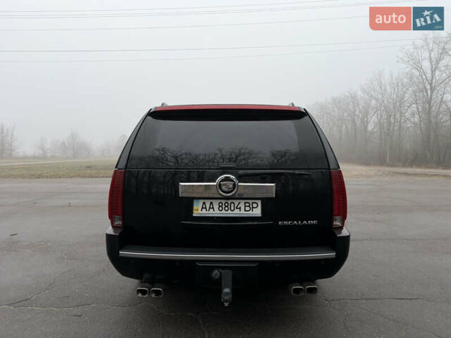 Чорний Каділак Ескалейд, об'ємом двигуна 6.2 л та пробігом 250 тис. км за 14000 $, фото 16 на Automoto.ua
