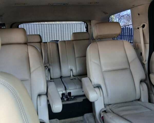 Чорний Каділак Ескалейд, об'ємом двигуна 6.2 л та пробігом 115 тис. км за 12500 $, фото 2 на Automoto.ua