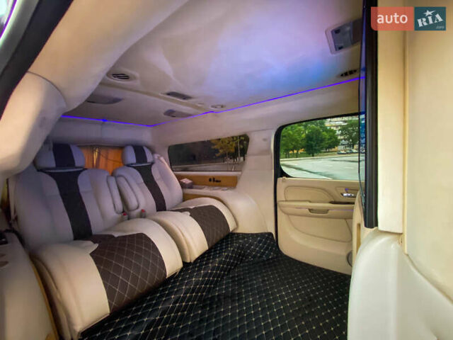 Черный Кадиллак Эскалейд, объемом двигателя 6.2 л и пробегом 180 тыс. км за 46830 $, фото 1 на Automoto.ua