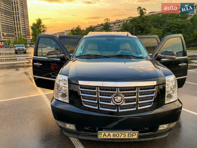 Черный Кадиллак Эскалейд, объемом двигателя 6.2 л и пробегом 180 тыс. км за 46830 $, фото 7 на Automoto.ua