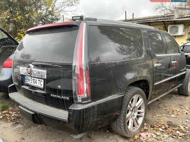 Черный Кадиллак Эскалейд, объемом двигателя 6.2 л и пробегом 167 тыс. км за 11000 $, фото 3 на Automoto.ua