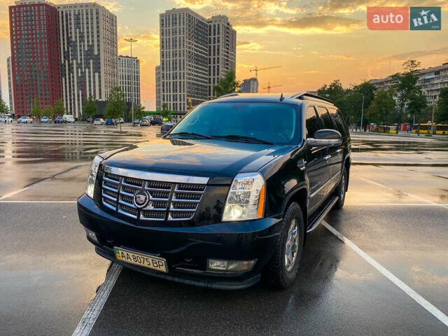 Черный Кадиллак Эскалейд, объемом двигателя 6.2 л и пробегом 180 тыс. км за 46830 $, фото 4 на Automoto.ua