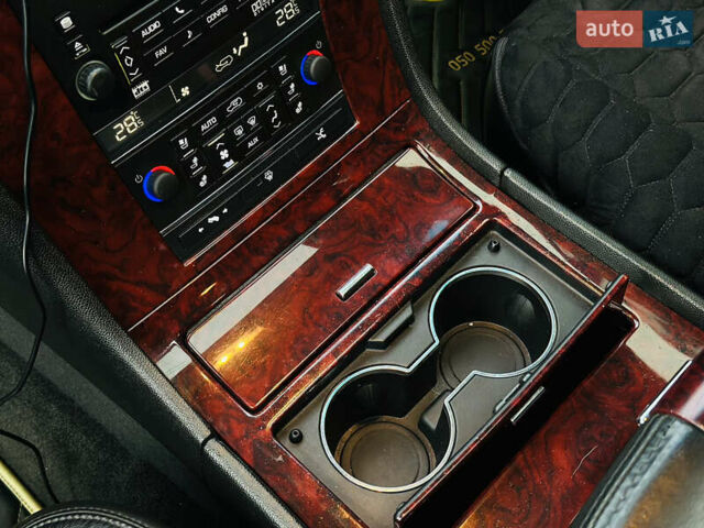 Черный Кадиллак Эскалейд, объемом двигателя 6.16 л и пробегом 255 тыс. км за 14900 $, фото 32 на Automoto.ua