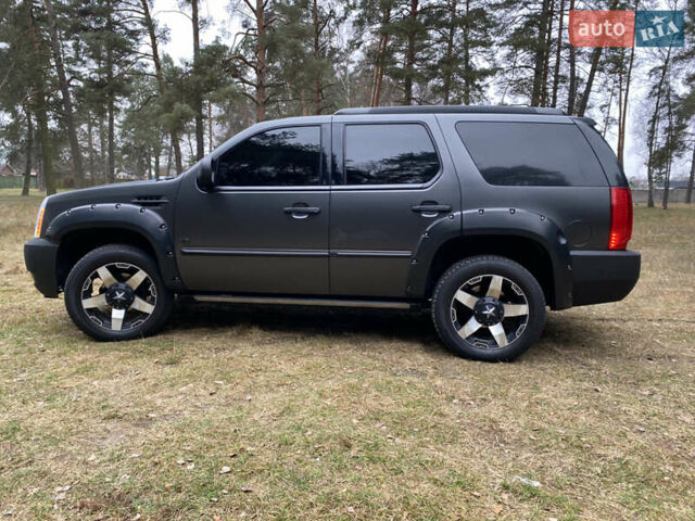 Чорний Каділак Ескалейд, об'ємом двигуна 6.2 л та пробігом 180 тис. км за 12000 $, фото 26 на Automoto.ua