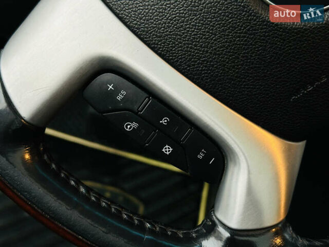 Черный Кадиллак Эскалейд, объемом двигателя 6.16 л и пробегом 255 тыс. км за 14900 $, фото 27 на Automoto.ua