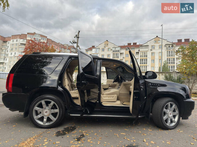 Кадиллак Эскалейд 2008 в Виннице на Automoto.ua Черный Кадиллак Эскалейд, объемом двигателя 6.2 л и пробегом 250 тыс. км за 15950 $, фото 7 на Automoto.ua