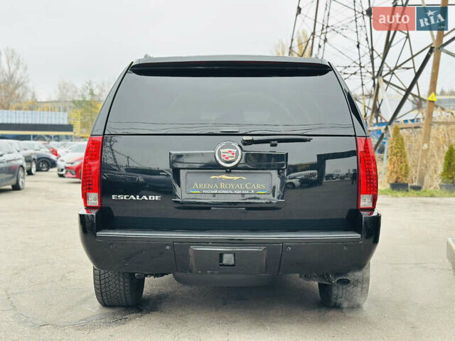 Черный Кадиллак Эскалейд, объемом двигателя 6.16 л и пробегом 255 тыс. км за 14900 $, фото 10 на Automoto.ua
