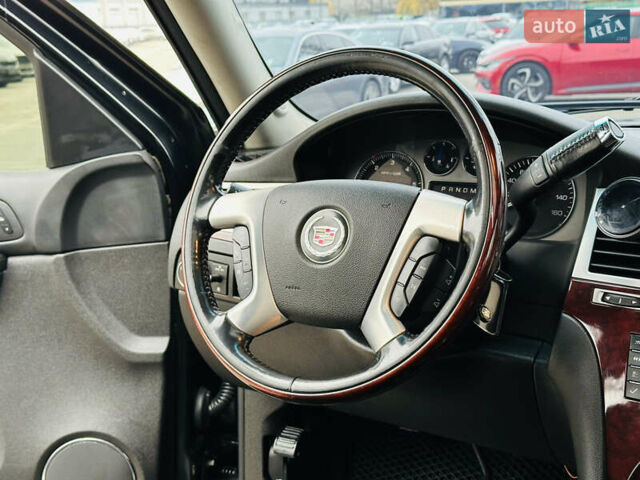 Черный Кадиллак Эскалейд, объемом двигателя 6.16 л и пробегом 255 тыс. км за 14900 $, фото 21 на Automoto.ua