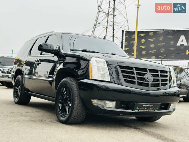 Черный Кадиллак Эскалейд, объемом двигателя 6.16 л и пробегом 255 тыс. км за 14900 $, фото 8 на Automoto.ua