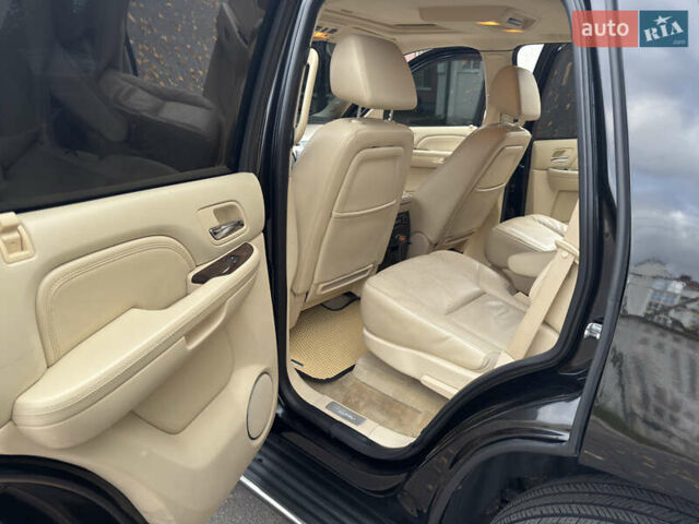 Кадиллак Эскалейд 2008 в Виннице на Automoto.ua Черный Кадиллак Эскалейд, объемом двигателя 6.2 л и пробегом 250 тыс. км за 15950 $, фото 5 на Automoto.ua