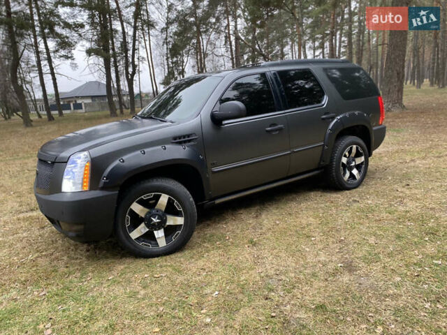 Чорний Каділак Ескалейд, об'ємом двигуна 6.2 л та пробігом 180 тис. км за 12000 $, фото 39 на Automoto.ua