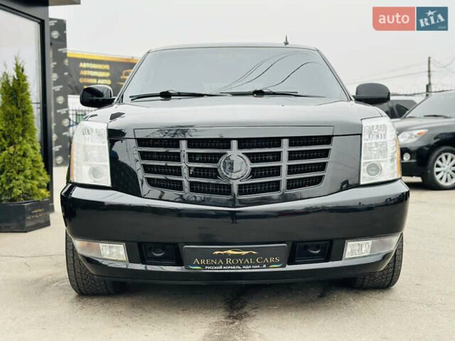 Черный Кадиллак Эскалейд, объемом двигателя 6.16 л и пробегом 255 тыс. км за 14900 $, фото 6 на Automoto.ua