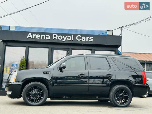 Черный Кадиллак Эскалейд, объемом двигателя 6.16 л и пробегом 255 тыс. км за 14900 $, фото 4 на Automoto.ua