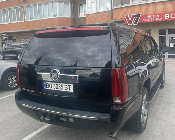 Черный Кадиллак Эскалейд, объемом двигателя 6.2 л и пробегом 270 тыс. км за 17777 $, фото 4 на Automoto.ua