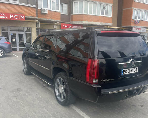 Черный Кадиллак Эскалейд, объемом двигателя 6.2 л и пробегом 270 тыс. км за 17777 $, фото 9 на Automoto.ua