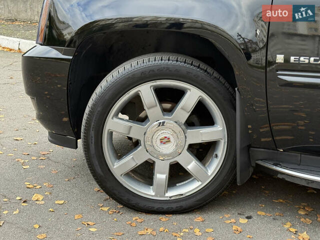 Кадиллак Эскалейд 2008 в Виннице на Automoto.ua Черный Кадиллак Эскалейд, объемом двигателя 6.2 л и пробегом 250 тыс. км за 15950 $, фото 11 на Automoto.ua