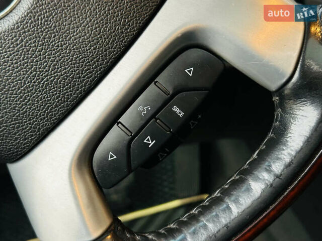 Черный Кадиллак Эскалейд, объемом двигателя 6.16 л и пробегом 255 тыс. км за 14900 $, фото 28 на Automoto.ua