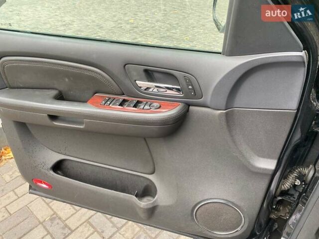 Кадиллак Эскалейд 2008 в Днепре (Днепропетровске) на Automoto.ua Черный Кадиллак Эскалейд, объемом двигателя 6 л и пробегом 154 тыс. км за 20000 $, фото 37 на Automoto.ua