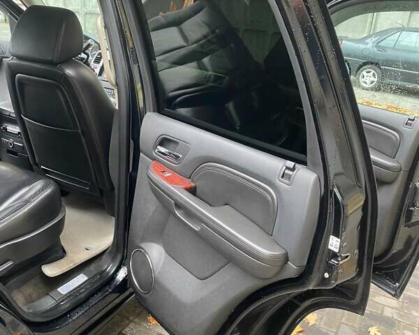 Кадиллак Эскалейд 2008 в Днепре (Днепропетровске) на Automoto.ua Черный Кадиллак Эскалейд, объемом двигателя 6 л и пробегом 154 тыс. км за 20000 $, фото 9 на Automoto.ua