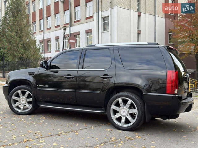 Кадиллак Эскалейд 2008 в Виннице на Automoto.ua Черный Кадиллак Эскалейд, объемом двигателя 6.2 л и пробегом 250 тыс. км за 15950 $, фото 20 на Automoto.ua