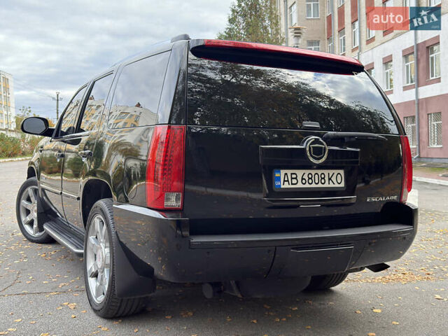 Кадиллак Эскалейд 2008 в Виннице на Automoto.ua Черный Кадиллак Эскалейд, объемом двигателя 6.2 л и пробегом 250 тыс. км за 15950 $, фото 14 на Automoto.ua