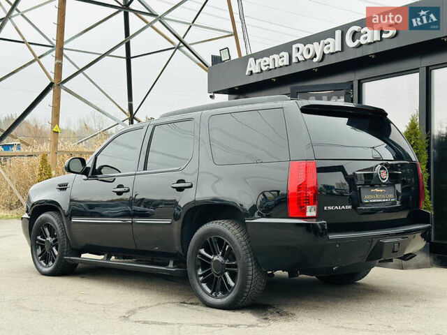 Черный Кадиллак Эскалейд, объемом двигателя 6.16 л и пробегом 255 тыс. км за 14900 $, фото 11 на Automoto.ua
