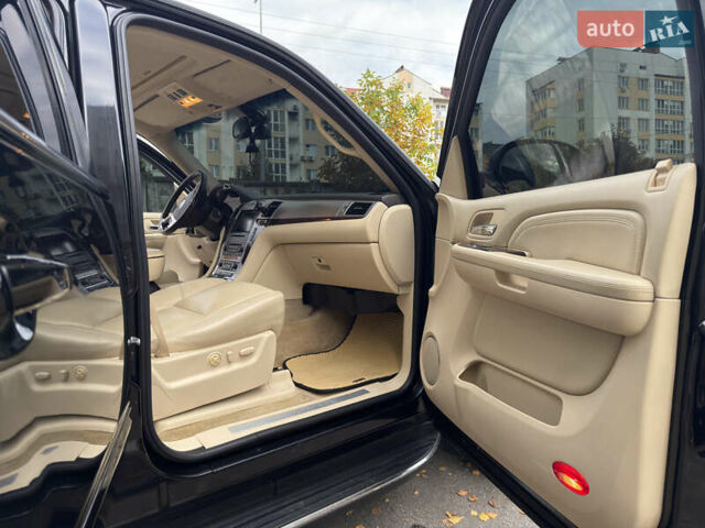 Кадиллак Эскалейд 2008 в Виннице на Automoto.ua Черный Кадиллак Эскалейд, объемом двигателя 6.2 л и пробегом 250 тыс. км за 15950 $, фото 19 на Automoto.ua