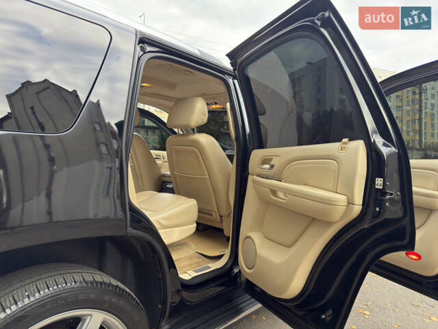 Кадиллак Эскалейд 2008 в Виннице на Automoto.ua Черный Кадиллак Эскалейд, объемом двигателя 6.2 л и пробегом 250 тыс. км за 15950 $, фото 6 на Automoto.ua