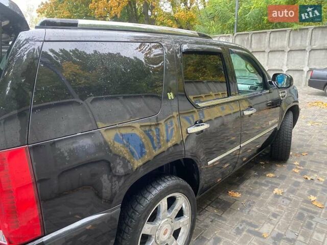 Кадиллак Эскалейд 2008 в Днепре (Днепропетровске) на Automoto.ua Черный Кадиллак Эскалейд, объемом двигателя 6 л и пробегом 154 тыс. км за 20000 $, фото 49 на Automoto.ua