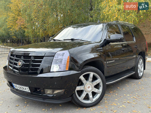Кадиллак Эскалейд 2008 в Виннице на Automoto.ua Черный Кадиллак Эскалейд, объемом двигателя 6.2 л и пробегом 250 тыс. км за 15950 $, фото 1 на Automoto.ua